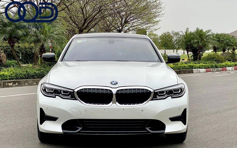 cho thuê xe hạng sang tự lái quận 10